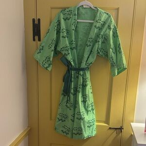 Hilton Waikiki Turtle Green Floral Kimono Robe